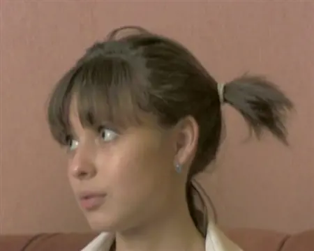 Jovem russa Alice em um vídeo erótico musical